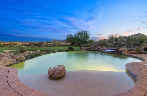 Troon North House | On The Green | Troon Golf Estate | Guest House, Negative Edge Pool, Spa, Patios, Gated