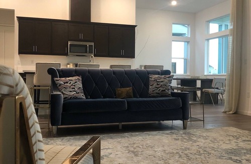 Bethel Island House | On the water! Beautiful 3 bedroom Bethel Island house- single story