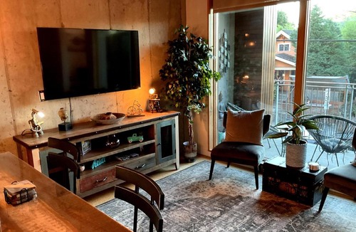 Mississippi District Apartment | One Mississippi Ave - Adventures in Portland!