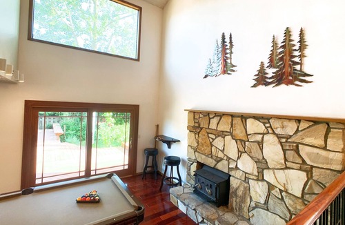 Vancouver House | #Oneofakind 5B Retreat w/Pool table and Sauna