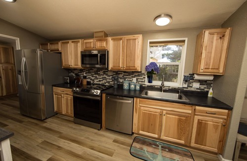 Gold Beach House | Orca Ranch House- Walk to Beach/SPA/Pet Friendly!