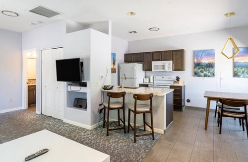 Worldmark Apartment | Oro Valley | Couples Desert Retreat | Pool + Hot Tub