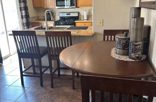 Mohave Valley House | Our Cozy Casita boasts 3-bedroom and a sleeper sofa in Mohave Valley.