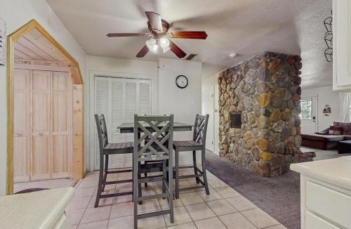 Tahoe Paradise House | Outdoor adventures in South Lake Tahoe walk to Lake Baron & golf courses
