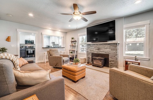 Calpine House | Outdoor Adventure Base w/Private Patio in Calpine