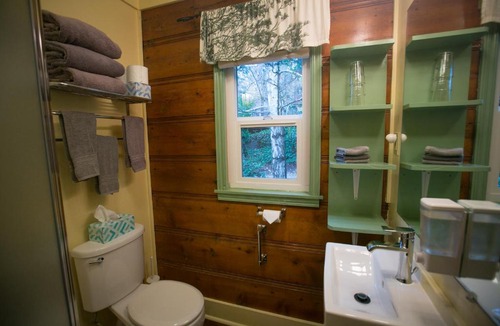 Nevada City Hotel | Outside Inn