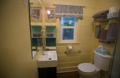 Nevada City Hotel | Outside Inn