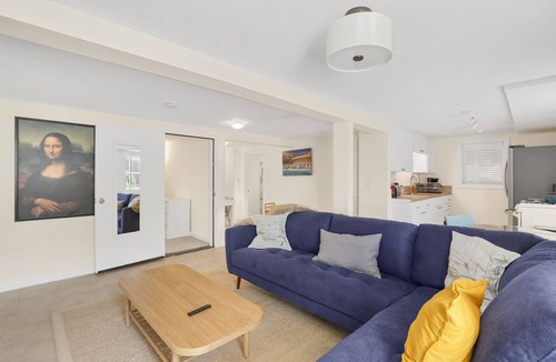 Alta Heights Apartment | Oxbow quiet sabbatical get away.