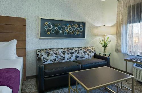 Rohnert Park Hotel | Oxford Suites Sonoma - Rohnert Park