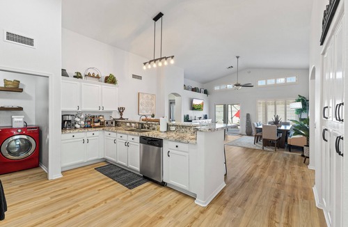 Arrowhead Shores House | P83/PeoriaSportsCmplex/155 INCH SCREEN 4KHD THEATER/HEATEDPool/PuttingGreenOasis