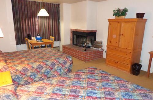 Pacific Grove Hotel | Pacific Gardens Inn