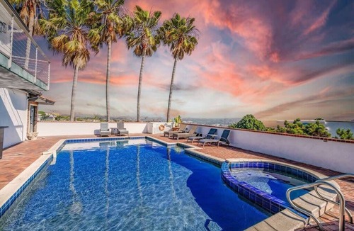 La Jolla Mesa House | Palace of Aloha in La Jolla