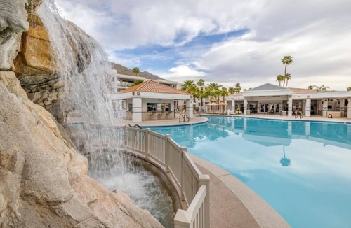 Indian Canyon Hotel | Palm Canyon Resort with fitness room, pools, kitchenette and spa!