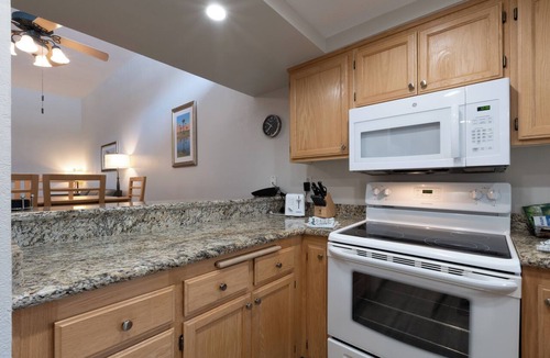 Baristo Hotel | Palm Springs Desert Gem! Outdoor Pool, Full Kitchen, Free Parking