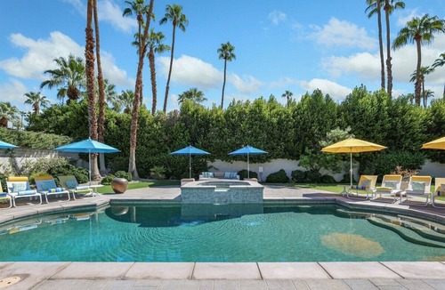 The Movie Colony House | Palm Springs Hot Spot - Luxury Desert Escape: Stunning Views & Resort-Style Amenities