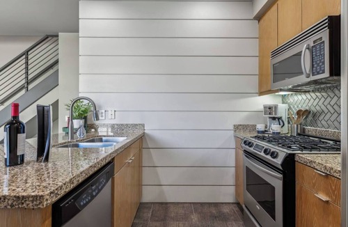 Baristo Apartment | Palm Springs Oasis | Heated Pool & Hot Tub