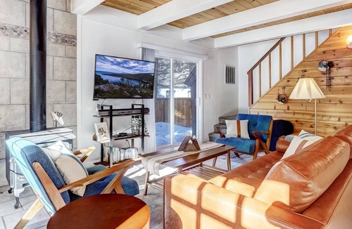 Christmas Valley House | Panorama Chalet - Hot tub & Pool Table in Christmas Valley!