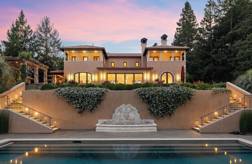 Healdsburg House | Panorama Estate - Classic Wine Country Villa in Healdsburg
