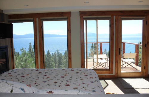 Lake Forest House | Panoramic Lake Views-Hot Tub-Pool Table