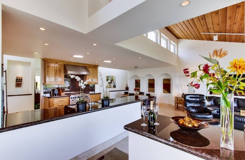 La Jolla Mesa House | Panoramic Ocean, Bay and City View with Garden and Spa