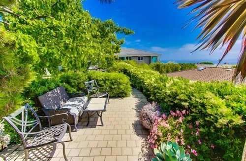 La Jolla Mesa House | Panoramic Ocean, Bay and City View with Garden and Spa