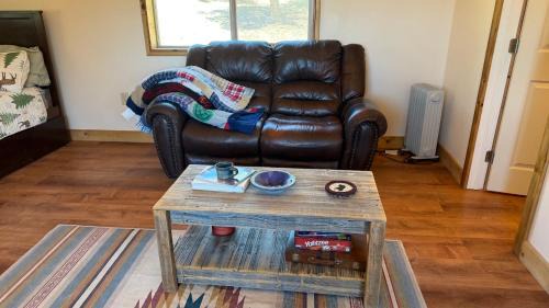 Inyokern House | Papa's Paradise Guesthouse