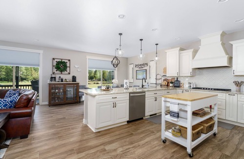 Pinetop-Lakeside House | Papa's Place - Modern Rainbow Lake Home w/AC, Game Room, Furnished Deck & BBQ