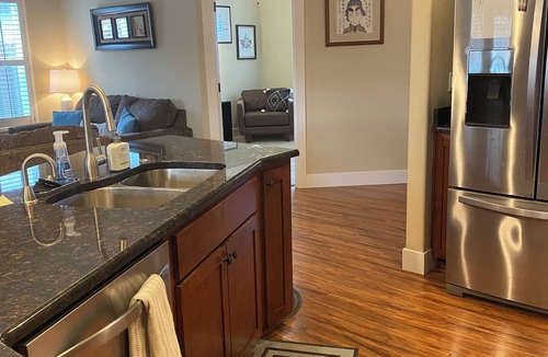 Salem House | Par 4 Fabulous 3 bedroom next to Salem Oregon Golf Course, 6 miles to downtown.