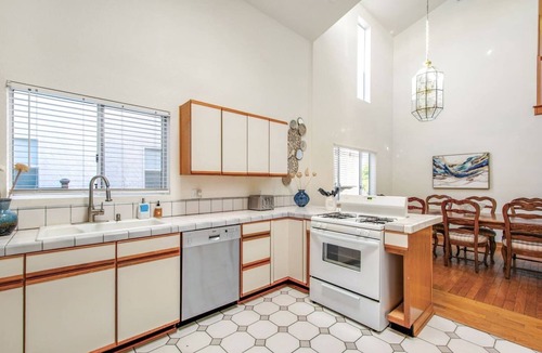 Capistrano Beach House | Para Para Paradise | Peak A Boo Ocean Views | BBQ