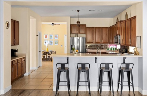 Dysart Ranch House | Paradise Resort pool, games, workspace,pooltable spacious house 5bd/3bath.