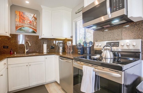 Mission Beach Condo | Paradise Retreat | 2BR Bayfront w/Spacious Patio