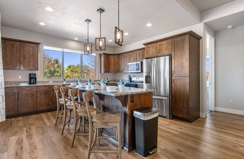 Santa Clara House | Paradise Village 16: Sleeps 30, Private Theater and 20 Person Hot Tub, Resort Water Park