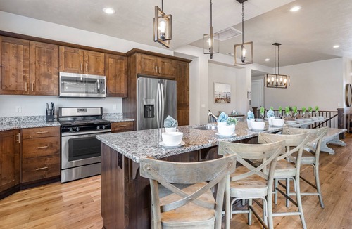 Santa Clara House | Paradise Village 16: Sleeps 30, Private Theater and 20 Person Hot Tub, Resort Water Park