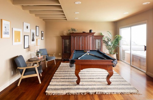 Hidden Valley House | Parasol by AvantStay Hilltop Ocean View Escape w/ Large Patio & Pool Table
