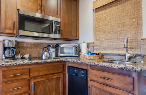 Paso Robles Apartment | Park Place-Charming Rooftop Hideaway in Heart of Downtown-Newly Refurbished!