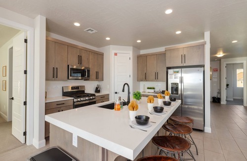 Washington House | Paseos 1101, Private Hot Tub, Outdoor Games & Shared Pickleball Courts!