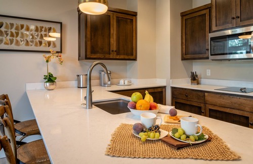 Paso Robles Apartment | Paso Park Suite 201-Distinctive Balcony Suite Right in Downtown Paso Robles!