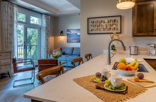 Paso Robles Apartment | Paso Park Suite 201-Distinctive Balcony Suite Right in Downtown Paso Robles!