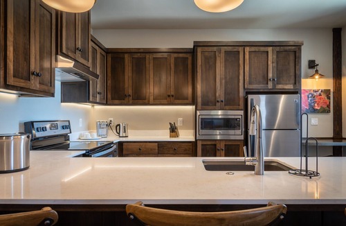 Paso Robles Apartment | Paso Park Suite 202-Gracious Suite Living Above Downtown Paso Robles!