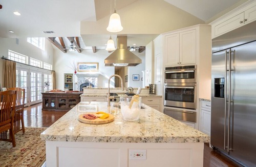 Paso Robles House | Paso Robles Nut House · Casa Delle Noci-Beautiful Rambling Ranch House