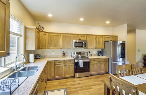 Clay Springs Cabin | Patio & ATV Trail Access: Quiet Cabin in Show Low