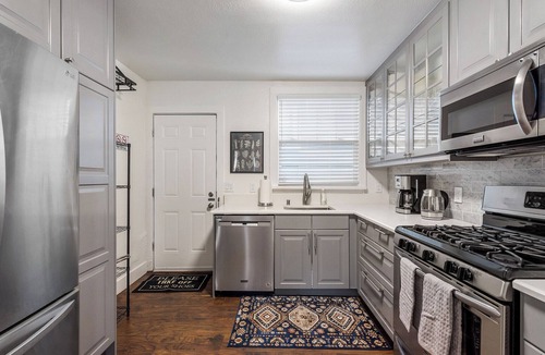 South Berkeley House | Peaceful 3-bedroom house in charming Berkeley perfect for your stay incl Parking