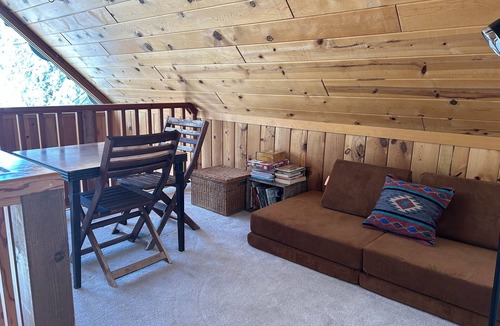 Arnold Cabin | Peaceful and Cozy 3-bedroom cabin in superb Arnold with WiFi