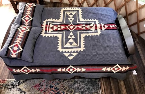 McMinnville Cabin | Peaceful Comfy Yurt with Everything Needed for a Glamping Getaway in McMinnville, Oregon