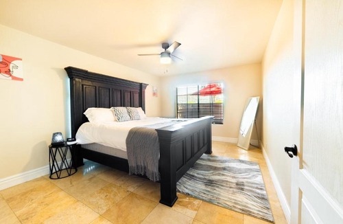 Tempe Apartment | Peaceful Eclectic 2BR w/King Bed