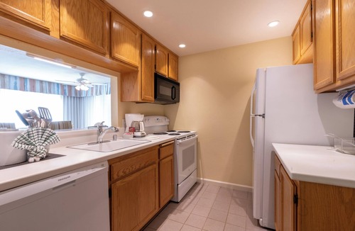 San Diego Country Estates Hotel | Peaceful Family Stay at Ramona | 2 Units | Full Kitchen & Balcony | Free Parking