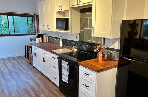 McKinleyville House | Peaceful home overlooking the river and ocean!