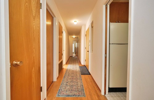 Portola House | Peaceful Mid-Century Modern 3 bd in San Francisco