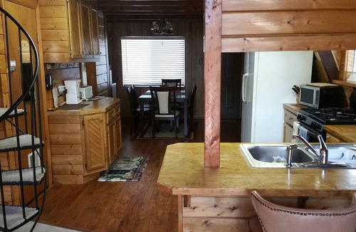 Mountainaire Cabin | Peaceful Mountain Cottage near Humphrey's Peak in Flagstaff, Arizona
