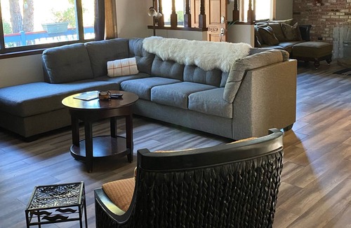 Apple Hill House | Peaceful mountain home- Minutes To Sly Park/Jenkinson Lake and Apple Hill
